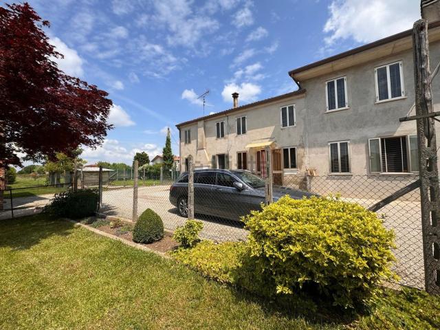 Casa in vendita a Legnago, Veneto