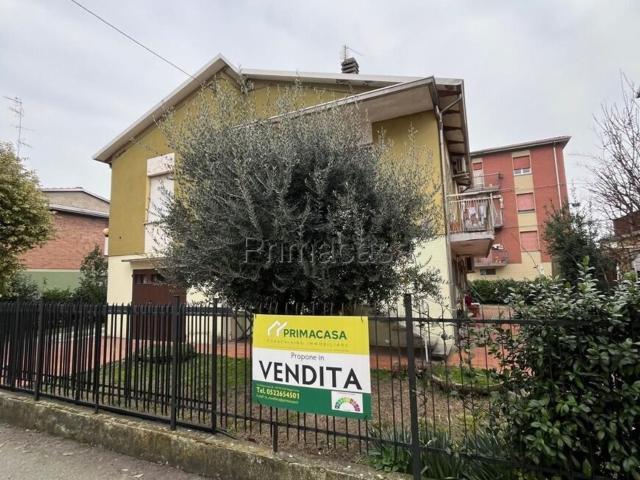 Casa in vendita a Pianura Reggiana, Re