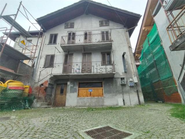 Casa in vendita a Nus, Aosta