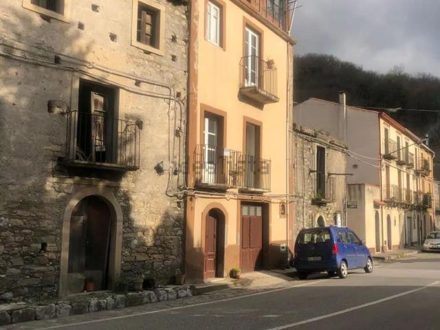 Casa in vendita a Novara Di Sicilia, Sicilia