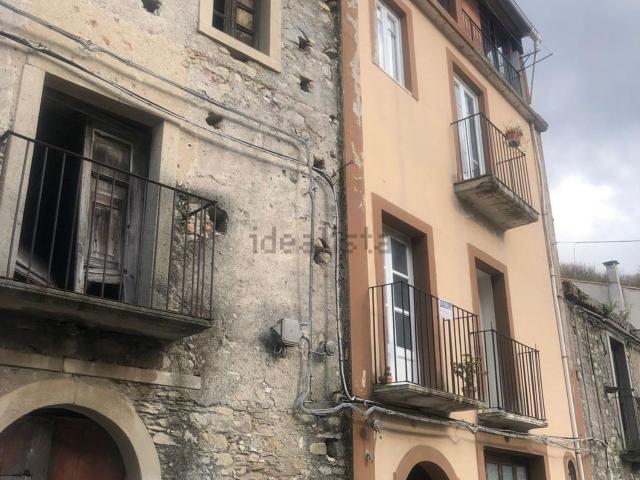 Casa in vendita a Novara Di Sicilia, Sicilia