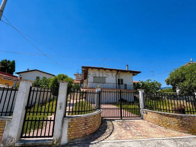 Casa in vendita a Nocciano, Abruzzo