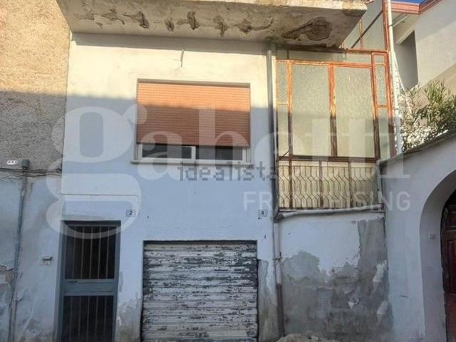 Casa in vendita a Calvi Risorta, Campania