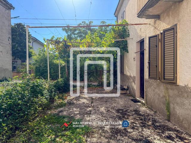 Casa in vendita a Cantone, Introdacqua