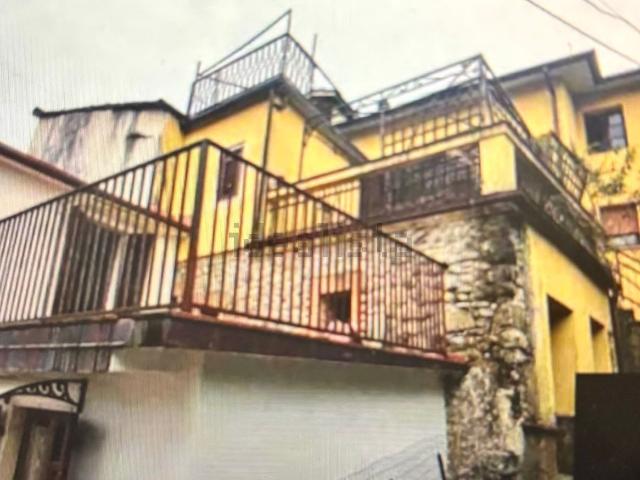 Casa in vendita a Piano di Collecchia, Fivizzano