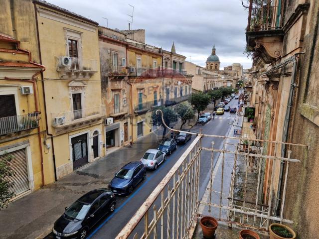 Casa in vendita a Ragusa Ibla, Ragusa