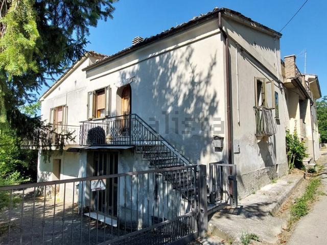 Casa in vendita a Colledara, Abruzzo