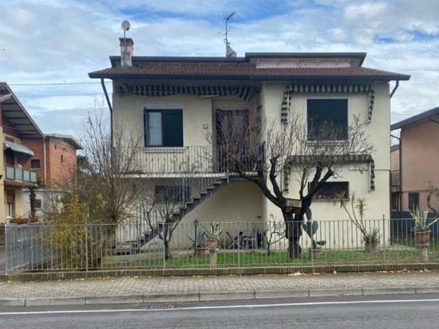 Casa in vendita a Basse, Campolongo Maggiore