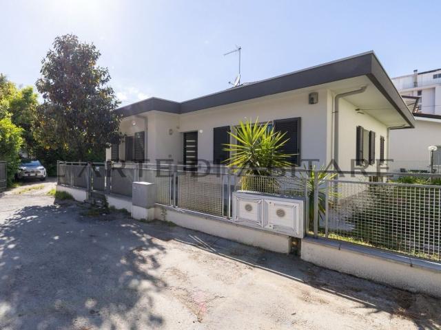 Casa in vendita a Rimini, Reggio Emilia