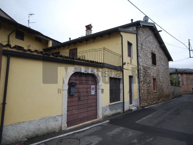 Casa in vendita a Botticino, Brescia