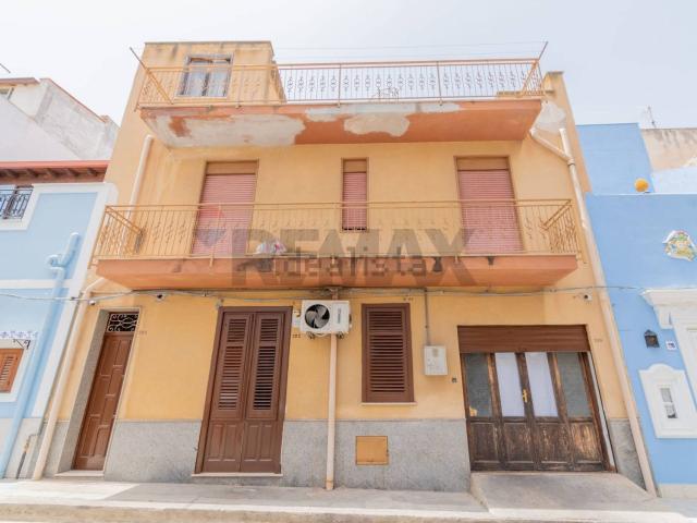 Casa in vendita a Terrasini, Sicilia