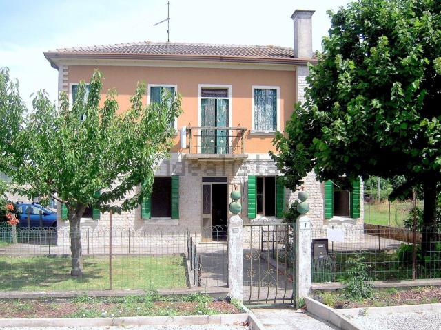 Casa in vendita a Taglio Di Po, Veneto
