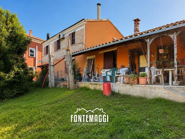 Casa in vendita a Marche, Pesaro E Urbino