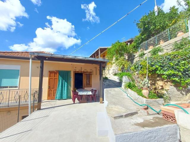 Casa in vendita a Sinagra, Sicilia