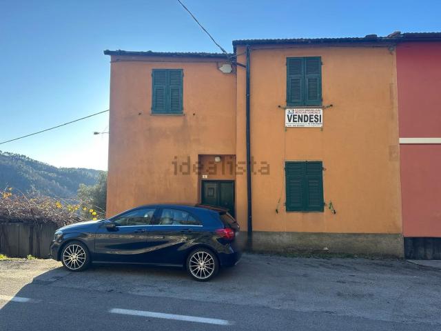 Casa in vendita a Castiglione Chiavarese, Liguria