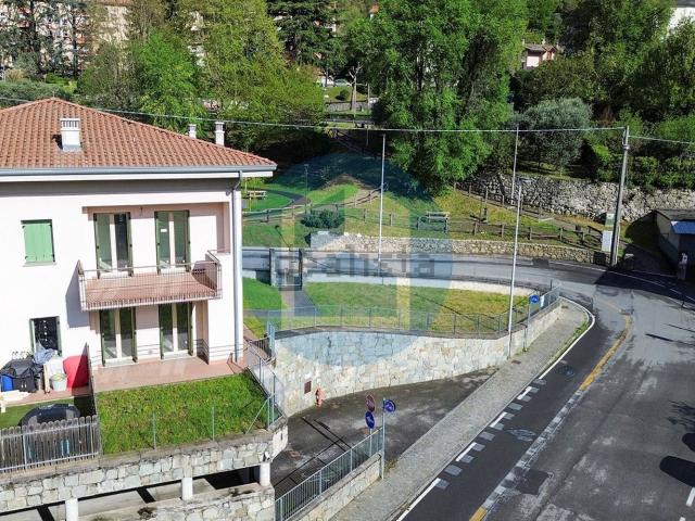 Casa in vendita a Lovere, Lombardia