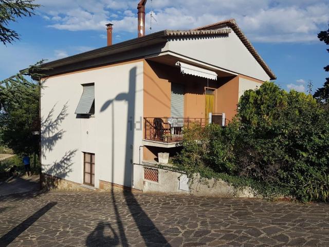 Casa in vendita a San Venanzo, Terni