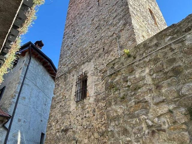 Casa in vendita a Contrada Castello, Mandello del Lario