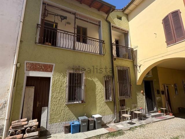 Casa in vendita a Dorno, Lombardia