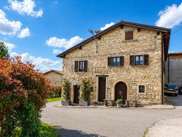 Casa in vendita a Appennino Reggiano, Re