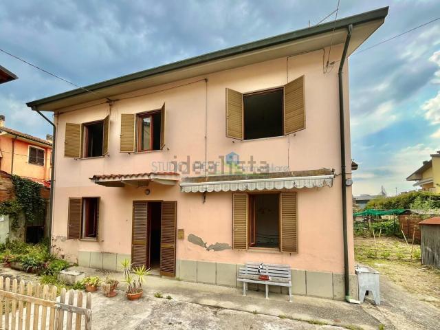 Casa in vendita a Montevettolini, Toscana