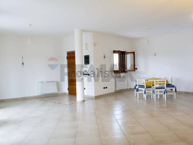 Casa in vendita a Pignataro Interamna, Lazio