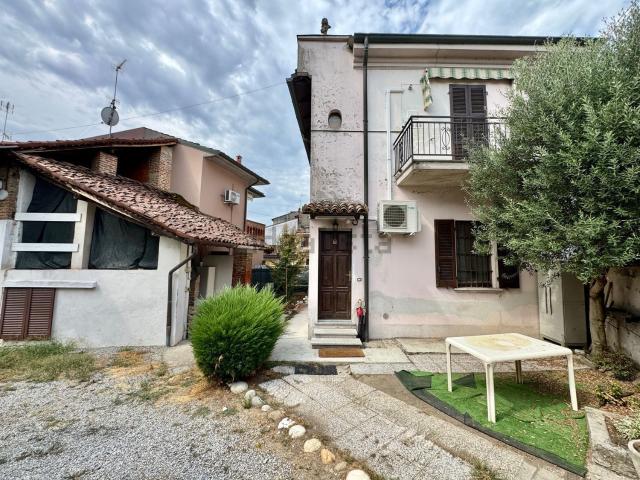 Casa in vendita a Chignolo Po, Pavia