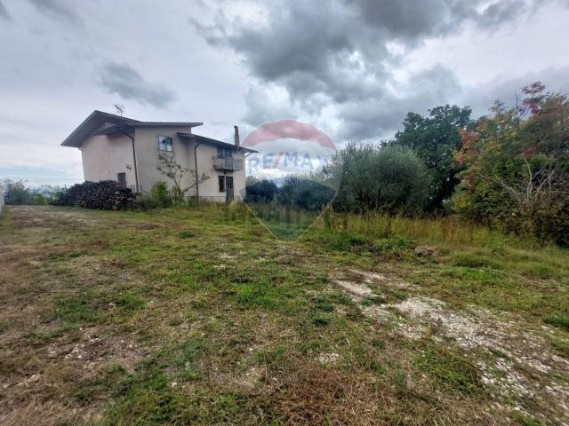 Casa in vendita a Ceppaloni, Campania