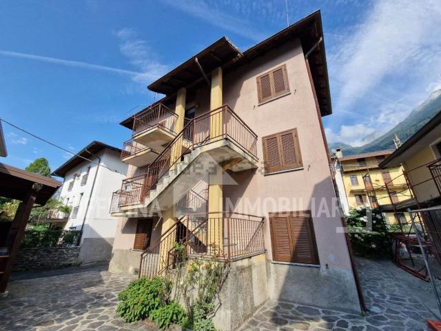 Casa in vendita a Dazio, Lombardia