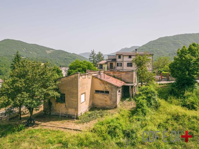 Casa in vendita a Pescorocchiano, Lazio