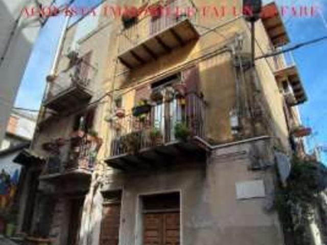 Casa in vendita a Valguarnera, Sicilia