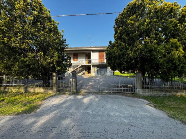 Casa in vendita a Unione Comuni Modenesi Area Nord, San Felice Sul Panaro