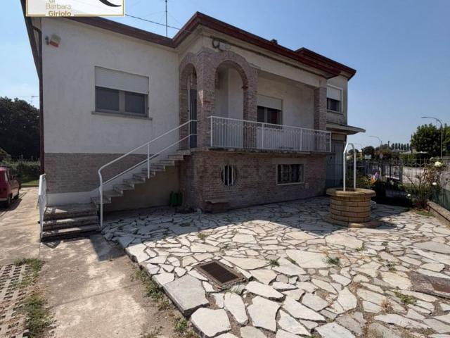 Casa in vendita a Badia Polesine, Veneto