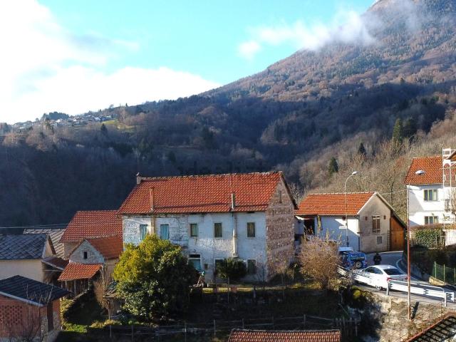 Casa in vendita a Chies d'Alpago, Lamosano