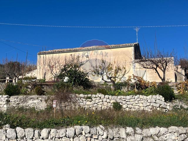 Casa in vendita a Ragusa, Sicilia