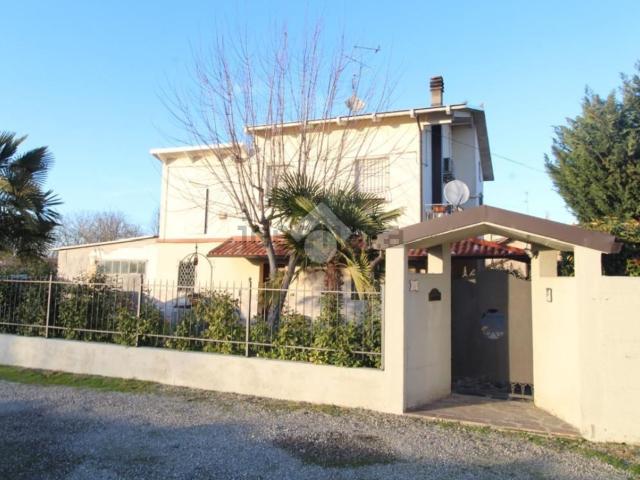 Casa in vendita a Terra di Mezzo, Re