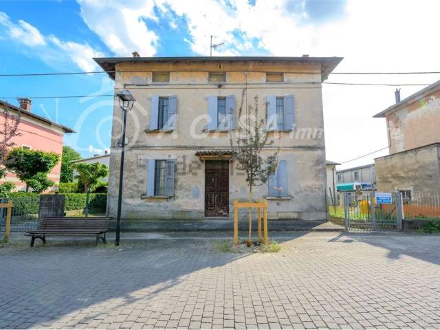 Casa in vendita a Varano De' Melegari, Reggio Emilia