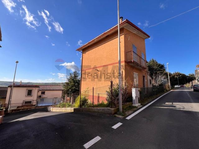 Casa in vendita a Fragneto Monforte, Benevento