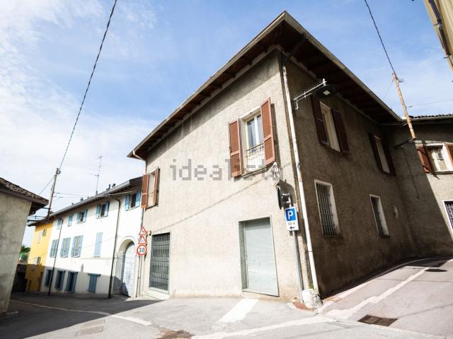 Casa in vendita a Rogeno, Lombardia