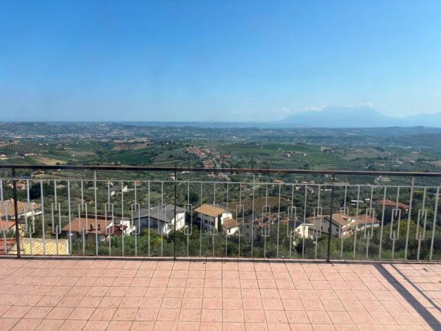 Casa in vendita a Città Sant'angelo, Abruzzo