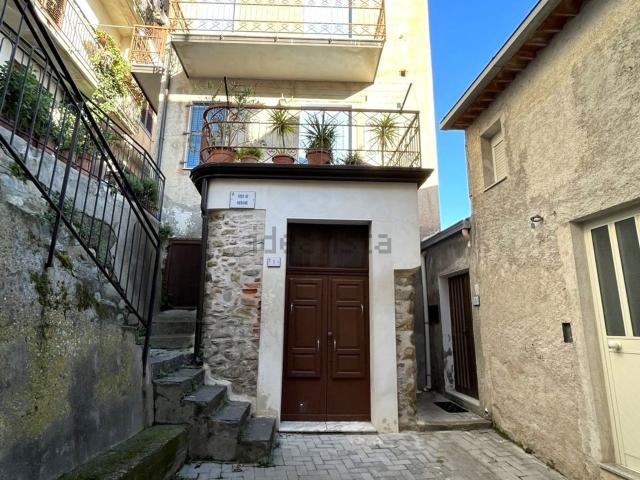Casa in vendita a Ficarra, Sicilia