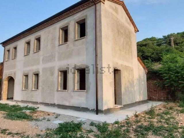 Casa in vendita a Arquà Petrarca, Padova