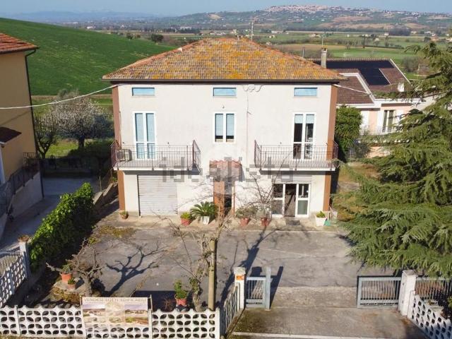 Casa in vendita a Marche, Macerata