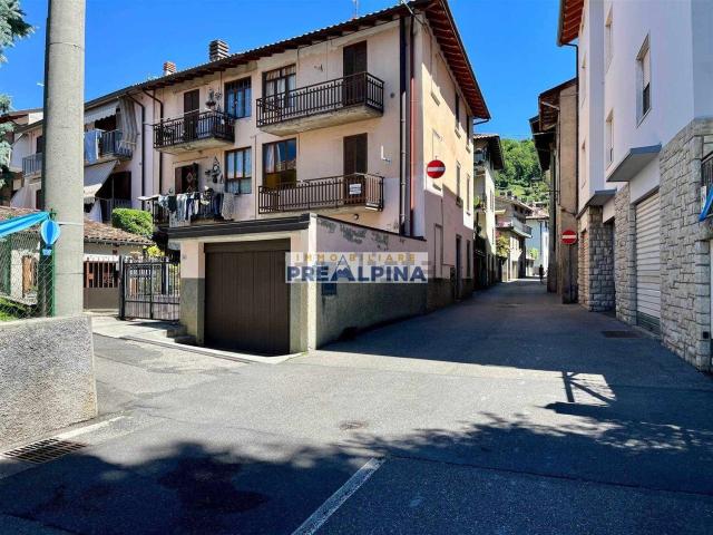 Casa in vendita a Casnigo, Lombardia