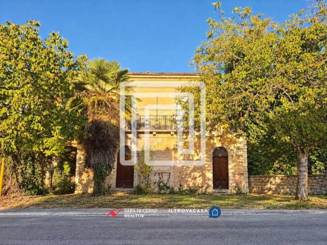Casa in vendita a Sulmona, L'Aquila