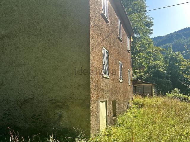 Casa in vendita a Tornolo, Reggio Emilia