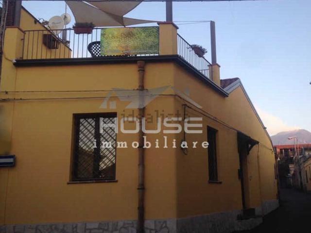 Casa in vendita a Nicolosi, Sicilia