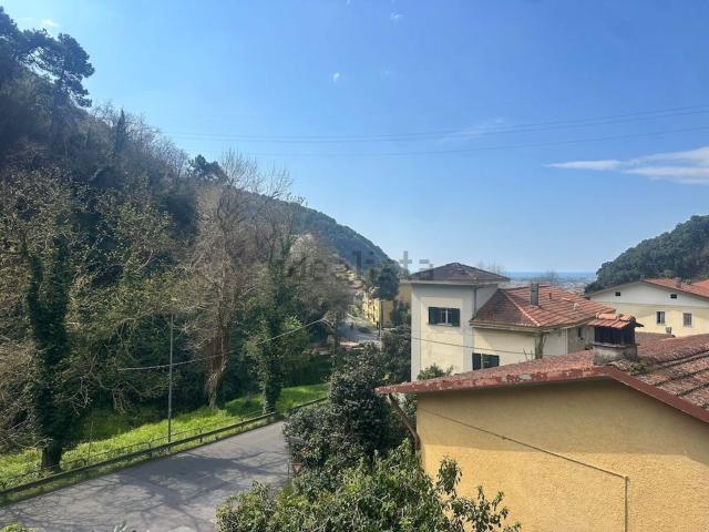 Casa in vendita a Prato, Montignoso