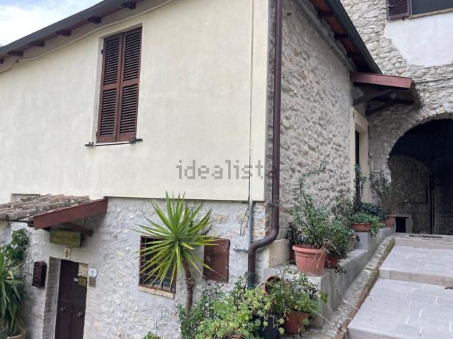 Casa in vendita a Vocabolo Trevi, Terni