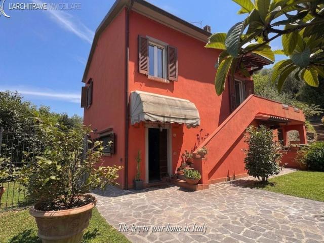 Casa in vendita a Legoli, Toscana